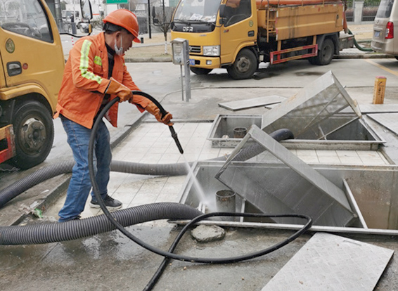 伍家岗隔油池清理